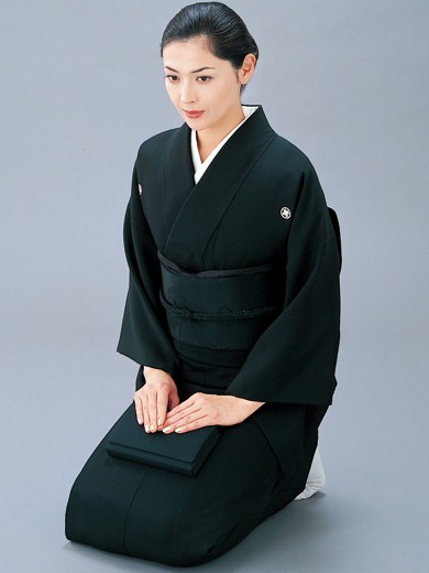 日本の正装 黒紋付 | 横浜市青葉区 着物の染み抜きクリーニング 綾匠